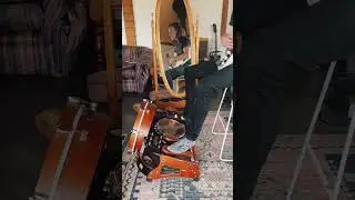 footdrum groove on this #acdc classic 🤙 #cover #onemanband #acoustic #guitar #drums #australia