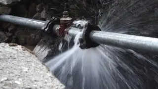 A water pipeline burst near the Hub Dam in Karachi, suspending water supply in most areas.
