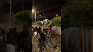 girl horse riding viral video