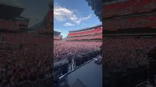the crowd is ROCKIN at Huntington Bank Field!🎸