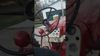 Miss fall days! #tractor #antique #antiquetractorlife #farmall #international #farm #farmequipment