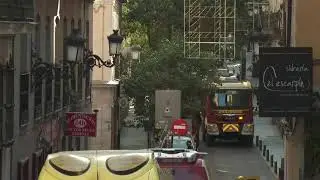 Emergency services attend building collapsed in Madrid
