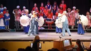 VIDEO: Kids scream as earthquake rattles performance
