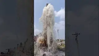 Borewell drilling high pressure water #shorts #short #shortvideo #trending #trendingshorts #borewell