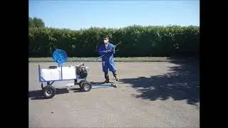 27 - Carrello a 4 ruote con cisterna in polietilene 4-wheel trailed sprayer with polyethylene tank