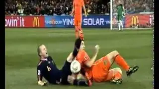 van Bommel vs Iniesta - terrible foul.