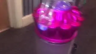 Dyson DC41 mk2 agitation and filling the bin with the hose!