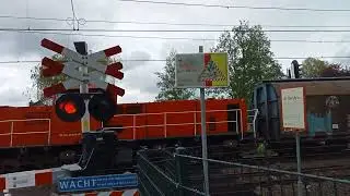 Cargo 16 @een 6400 locomotief met gemengde trein aan de haak@ Dordt Zuid.