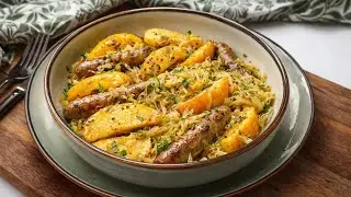 Super Quick Bavarian Cabbage with fried Sausages and Apples #bavarianfood #bratwurst #asmr #cabbage