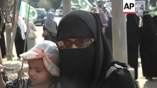Hundreds of women take part in 'Hijab Day'