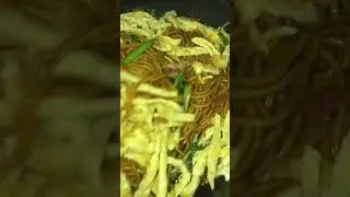 Wow ang daming Egg Fried yellow noodles #abbyskitchenvlog #asmr #cooking #satisfying #shorts #food