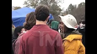 Is MALIA OBAMA Dating? Barack Obama's Daughter Spotted Kissing 'Mystery Guy' (PICS & VIDEO)