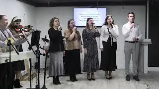 Un grup - Astăzi vin și-mi plec genunchii