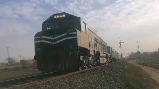 113UP Ghouri Express Departure off Chak Jhumra Junction Railway Station | Pakrail branch line