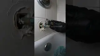 Replacing a 24 year old Moen tub spout 🛁💦 #plumbing #plumber #shorts