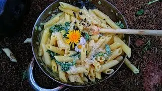 Nudeln mit Brennnessel-Sahnesoße  [Outdoor Rezept]