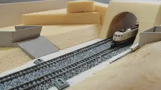 Bauphasen einer M&auml;rklin Spur Z-Anlage/Schattenbahnh&ouml;fe/lange Strecke/viele Z&uuml;ge/Br&uuml;ckenbau/R&uuml;ckblick