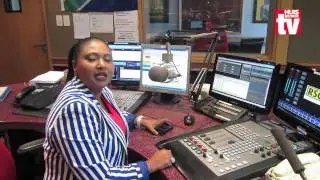 Lynette Francis wys ons haar ateljee