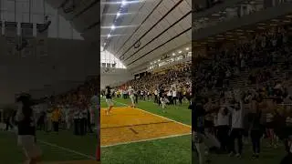 Cummings on the run again for another Vandal touchdown🕺