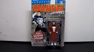 Toy Biz Marvel Superheroes 1994 The Punisher Figure Review