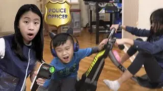 Pretend Play  on Smart Phone User Fault VS Wild Driver Fault