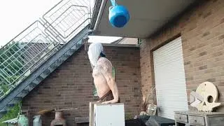 Blindfolded street workout || Viral Video UK