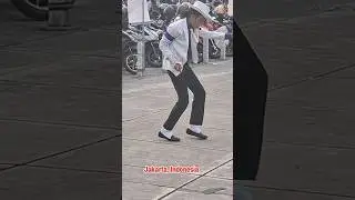 I found this talented guy in Jakarta, Indonesia. The Indonesian Michael Jackson.