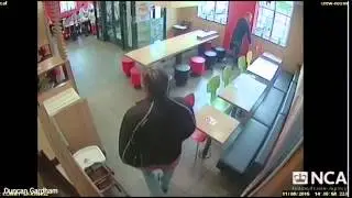 Richard Rye attempts to contact gang members in McDonalds   Daily Mail Online