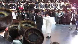 שמחת בית מונקאטש: האדמו