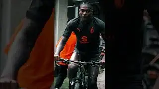 Rossoneri rolling through 🚲 | #shorts
