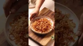 Больше никакой ЖАРКИ! Приготовьте лук Бириста в микроволновке! #короткоевидео #кухонныелайфхаки