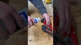 Optimizing Performance: Daily Maintenance Guide for Pneumatic Tools with Essential Oil Application
