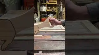 A push stick that I made with a reminder why I should use it #woodworkingtips #woodworking