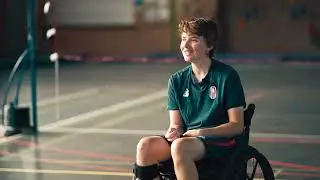 Motorisation et freinage en fauteuil roulant : ITW de Milena Surreau, athlète de haut niveau 🏸👩‍🦽
