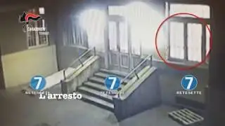 RUBA SOLDI DA DISTRIBUTORI SCUOLA, ARRESTATO