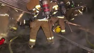 Raw Video: Firefighters Struck and Facade Collapse at Crenshaw Boulevard Fire | January 20, 2021
