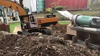 R.C excavator and homemade trommel (Soil filtration system) // Hausgemachtes Filtersystem