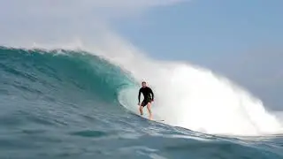 This is Indonesia Surfing. (4K)