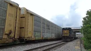 CSX ES44AH 3073 Leading X581 Meets CSX GP38-2 2736 Leading Local M772-01 on 6/1/21