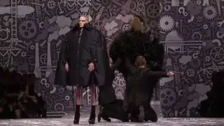Viktor & Rolf AW10-11 - Videofashion Daily