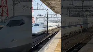 N700A 東海道新幹線 岐阜羽島駅 のぞみ 新大阪行き列車の通過の様子です。JR東海 SHINKANSEN