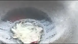 রান্না করছি আলু টমেটু দিয়ে মাছের ঝুল🙂
