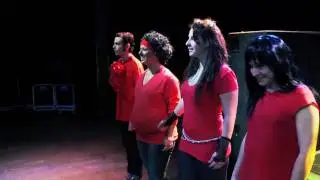 Es una FIESHTA! GLEE!