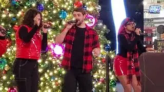 Christmas Season Songs At Hollywood Ovation Concert