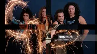 VAN HALEN - Live at Shinjuku Koseinenkin Hall, Tokyo, Japan in June, 17th, 1978