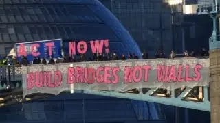 'Build Bridges Not Walls' message to Trump from London activists