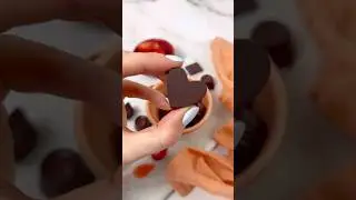 Шоколадные подарки ко Дню святого Валентина с клубничной начинкой 🍓