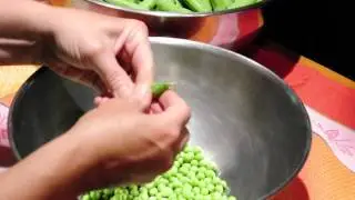 How to Shell Peas