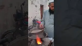 hardworking man selling corn outside the garden #trending #ytshorts