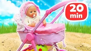 La bambola Annabelle e i suoi giocattoli preferiti. Giochi con le bambole per i bambini piccoli